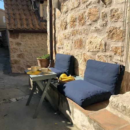 Central Charming Stone House Daire *