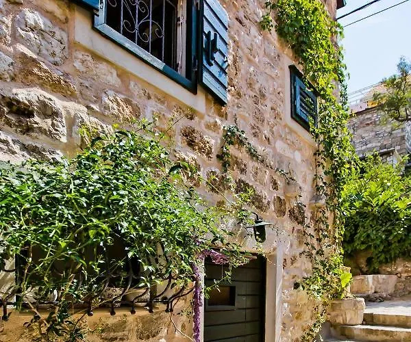 Charming Stone House * Hvar Town