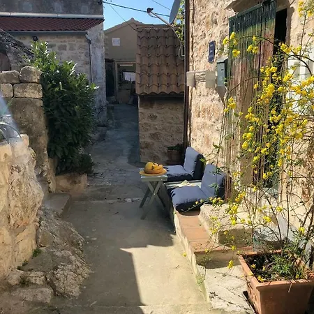 Central Charming Stone House *